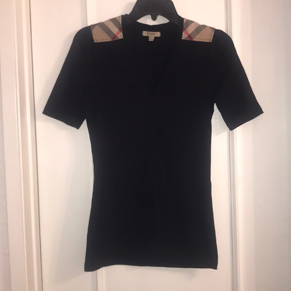 Burberry long n lean black v neck t shirt small